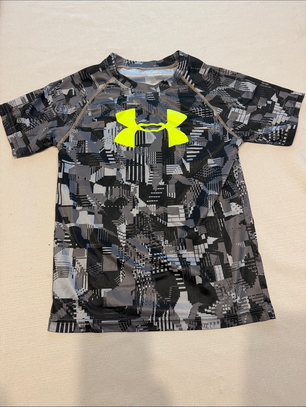 Under Armour Boys' Black & Gray Camo Swim Rashguard with Neon Yellow Logo